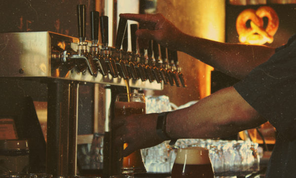 beer-pouring